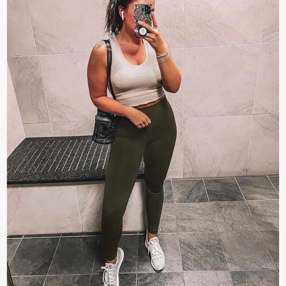 HeyNuts Essential 7/8 Leggings